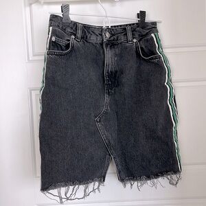 Topshop - black jean skirt with green stripes